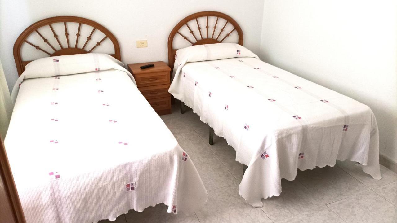 Garden Lodge Hostal Evencio 리바다비아 외부 사진