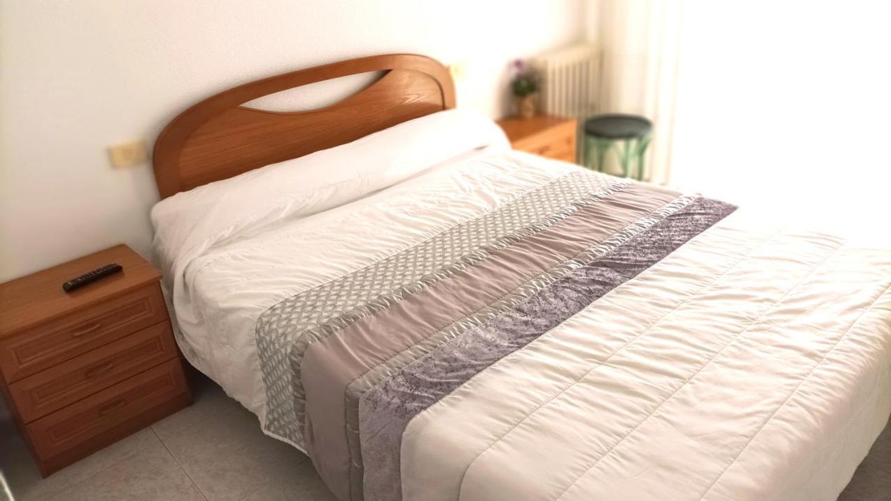 Garden Lodge Hostal Evencio 리바다비아 외부 사진