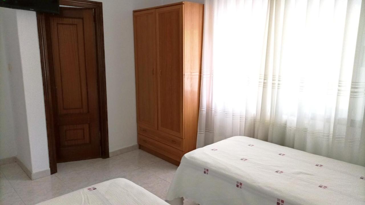 Garden Lodge Hostal Evencio 리바다비아 외부 사진
