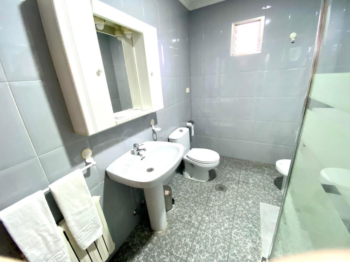 Garden Lodge Hostal Evencio 리바다비아 외부 사진