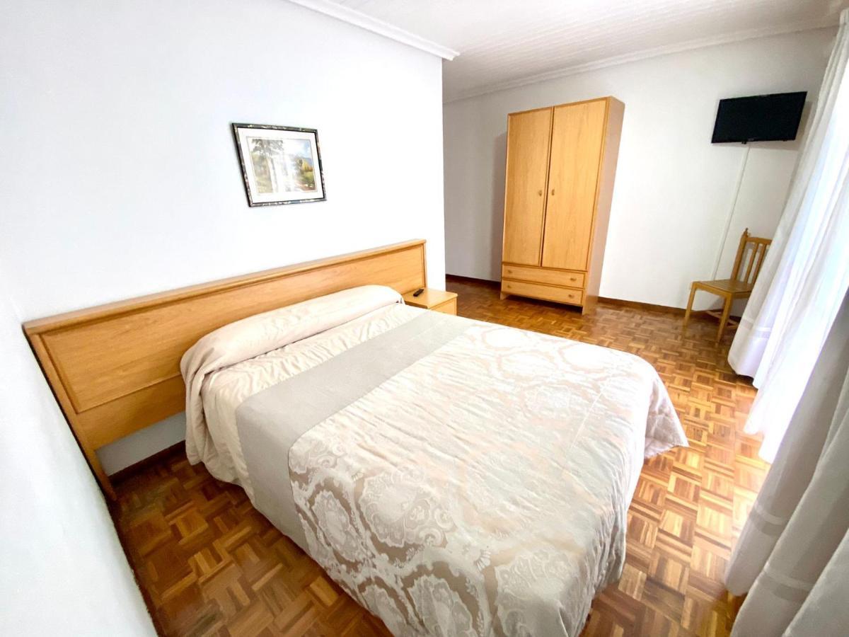 Garden Lodge Hostal Evencio 리바다비아 외부 사진