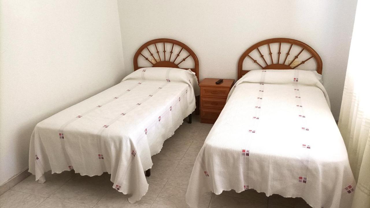 Garden Lodge Hostal Evencio 리바다비아 외부 사진