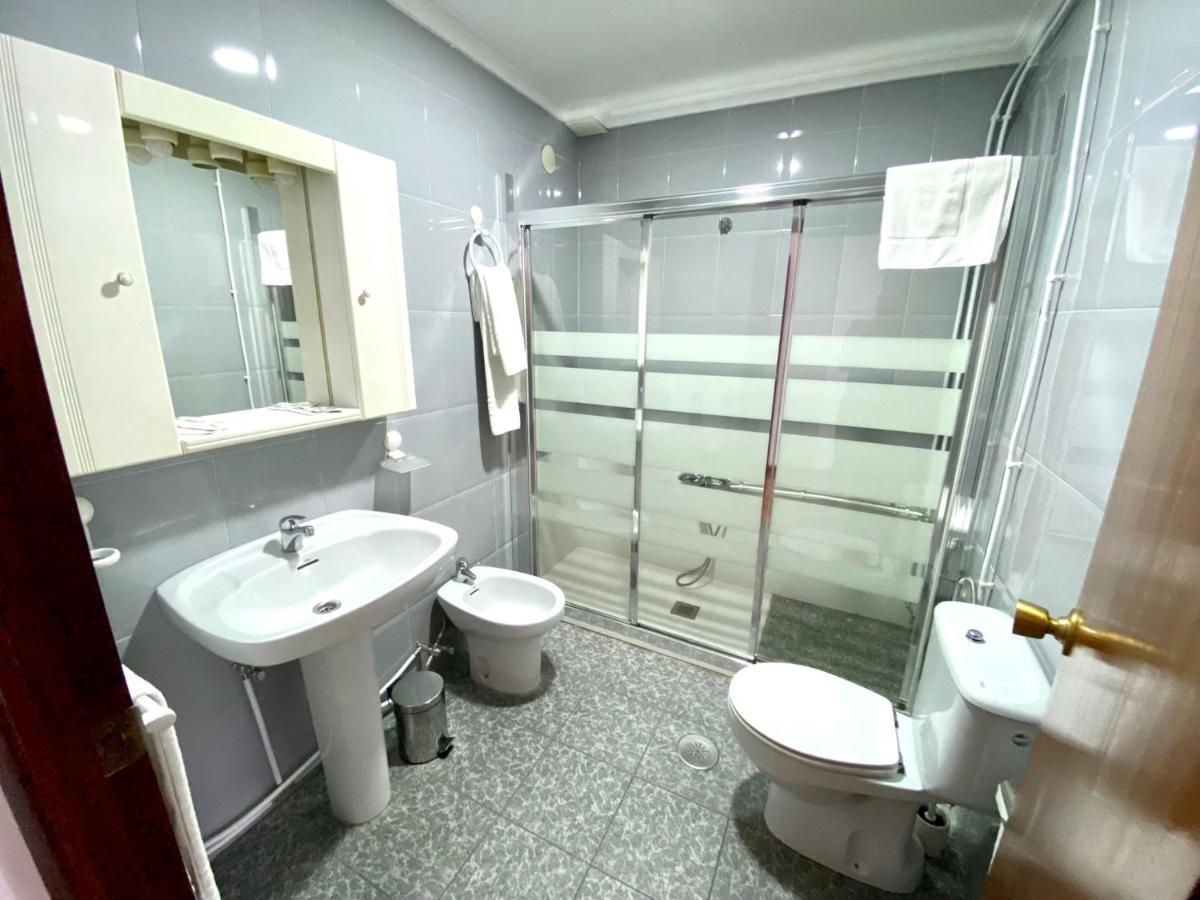 Garden Lodge Hostal Evencio 리바다비아 외부 사진