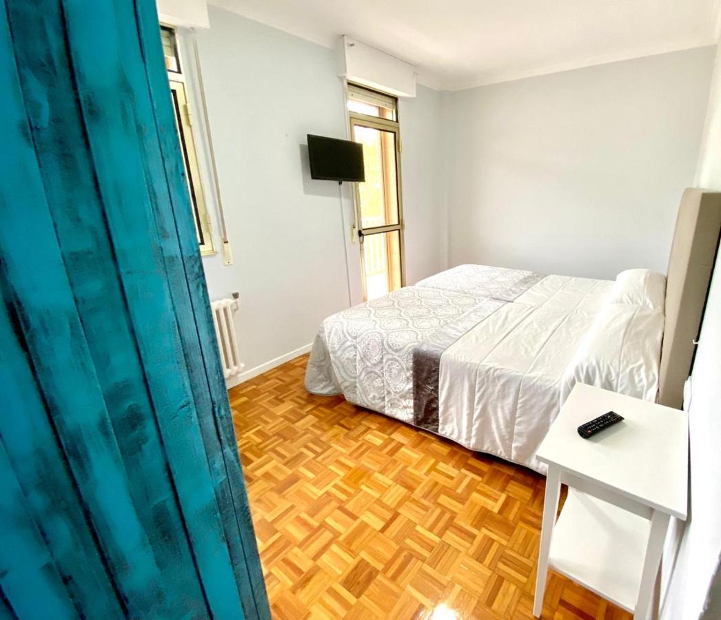 Garden Lodge Hostal Evencio 리바다비아 외부 사진