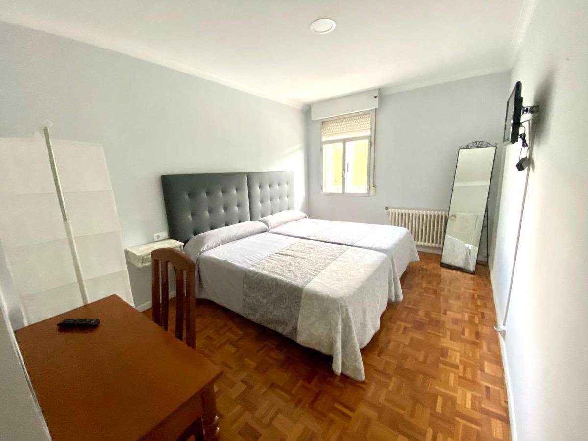 Garden Lodge Hostal Evencio 리바다비아 외부 사진